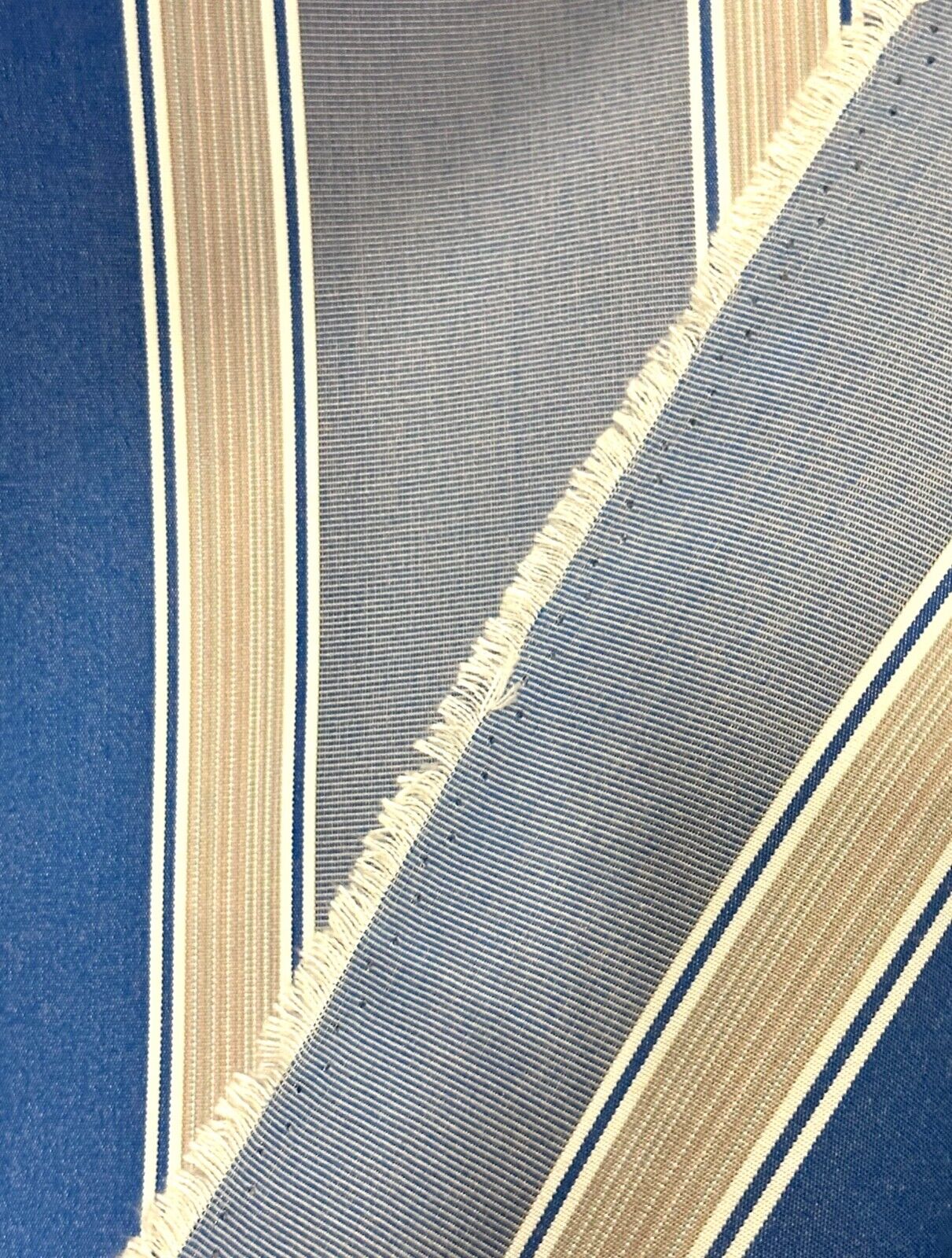 SUNBRELLA MAYFIELD OUTDOOR WATERPROOF FABRIC EMBLEM NAVY STRIPED 4898-0000 46"